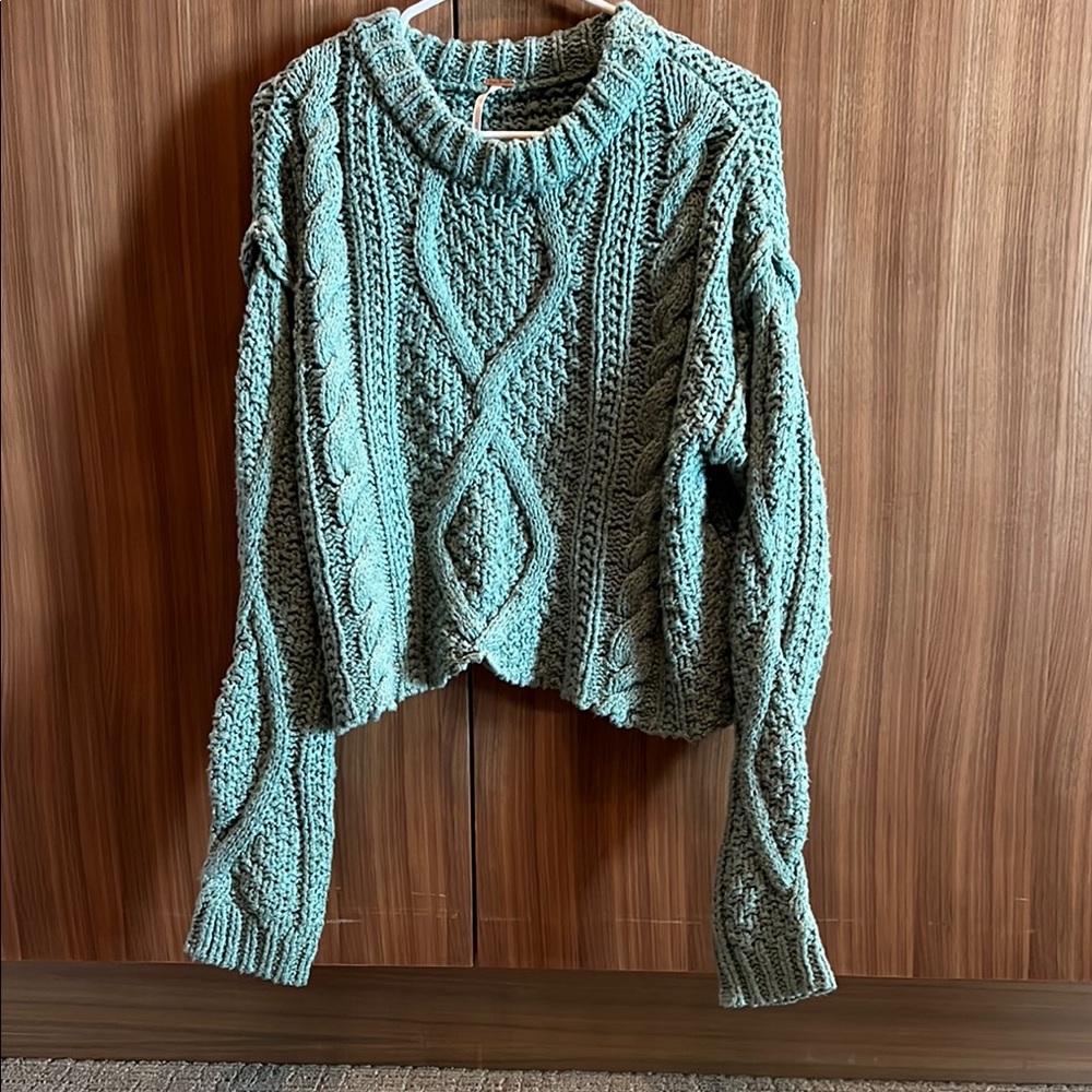 Free People Cutting Edge Cotron Cable Crew, used sz M, teal color